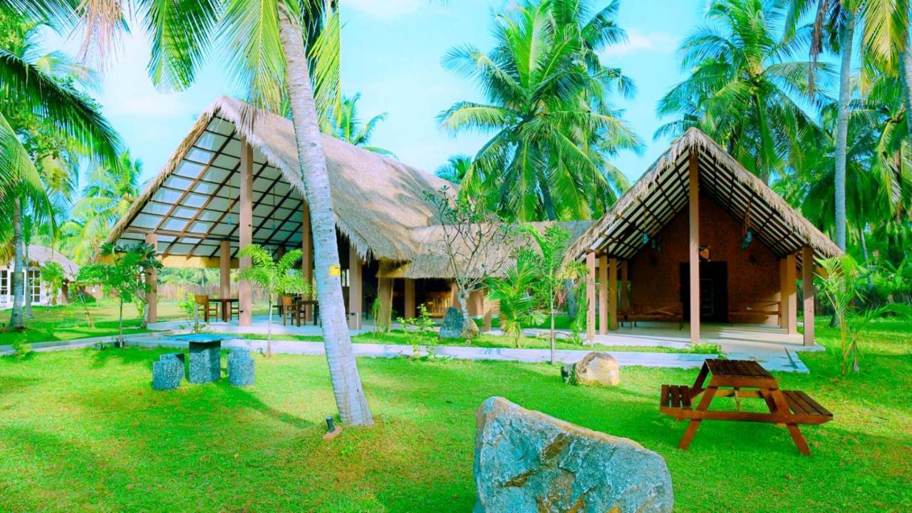 Coco Village Hotel Chilaw Bangadeniya エクステリア 写真