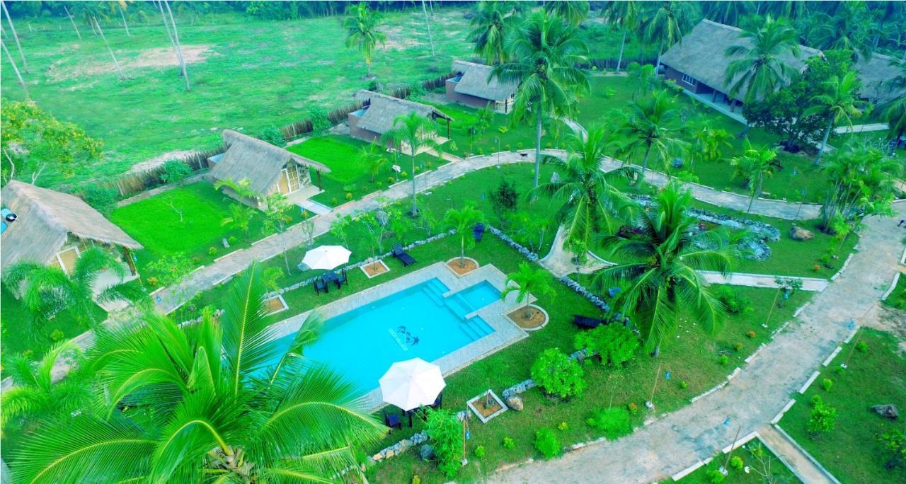 Coco Village Hotel Chilaw Bangadeniya エクステリア 写真